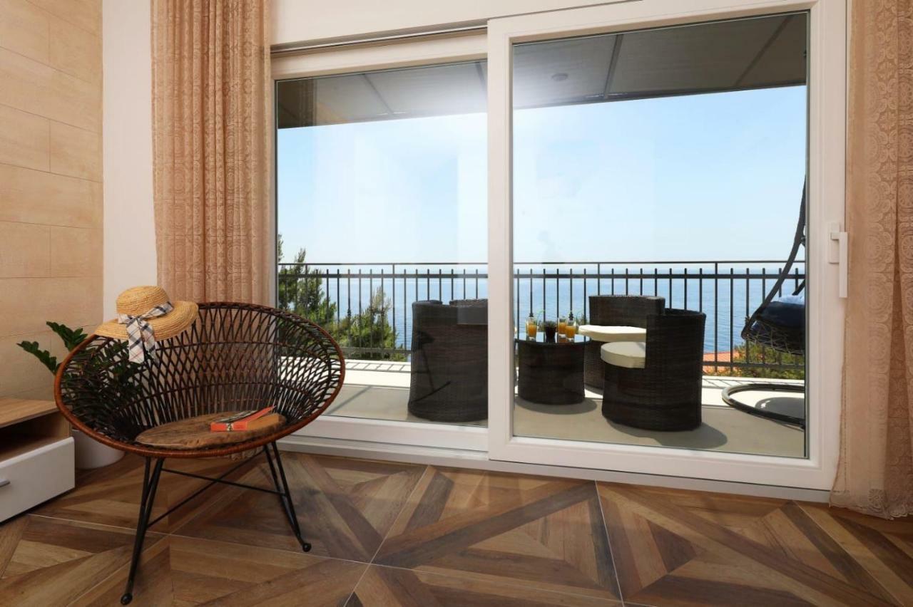 Redstone Luxury Apartment *