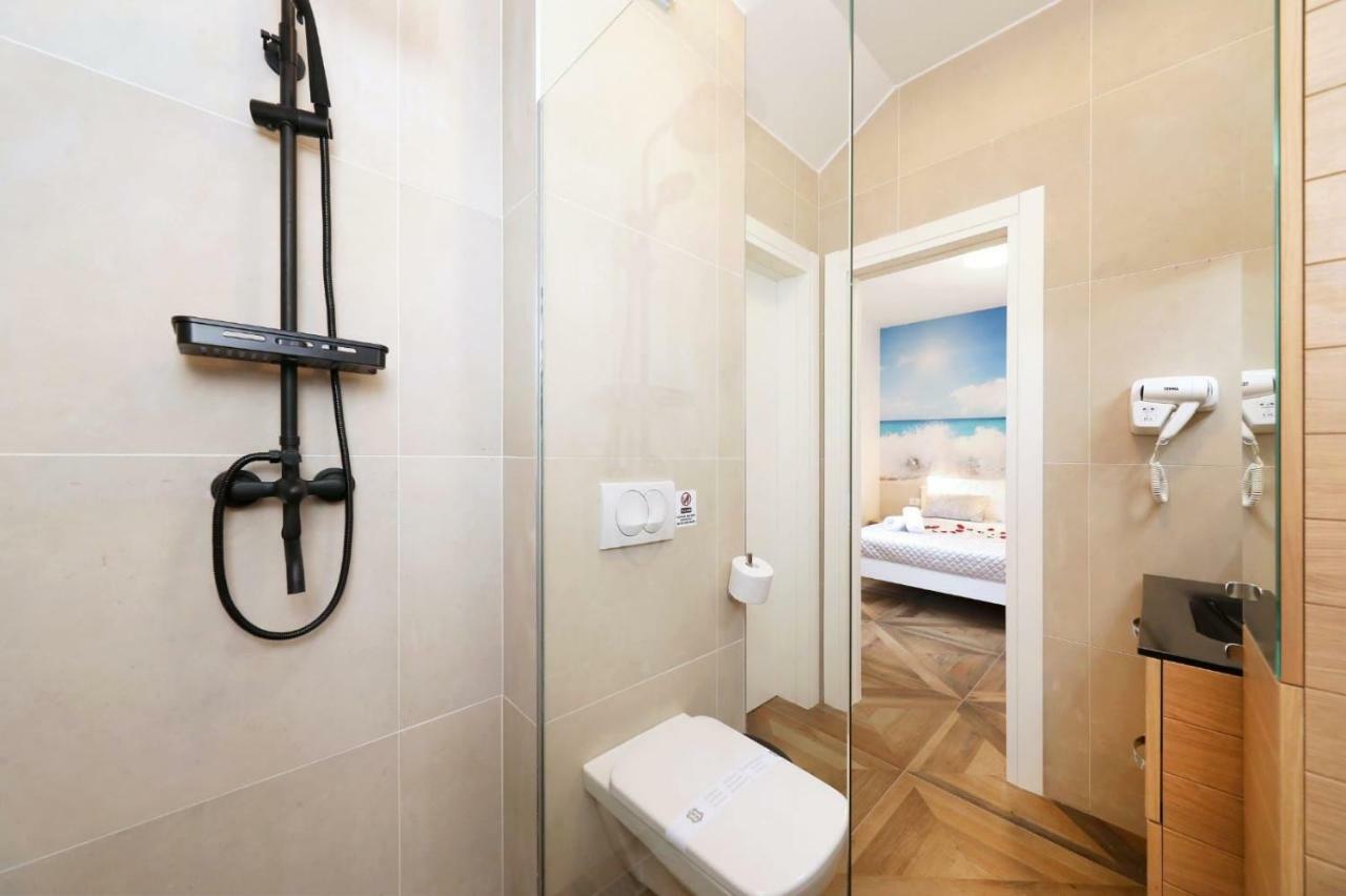 Redstone Luxury Apartment *