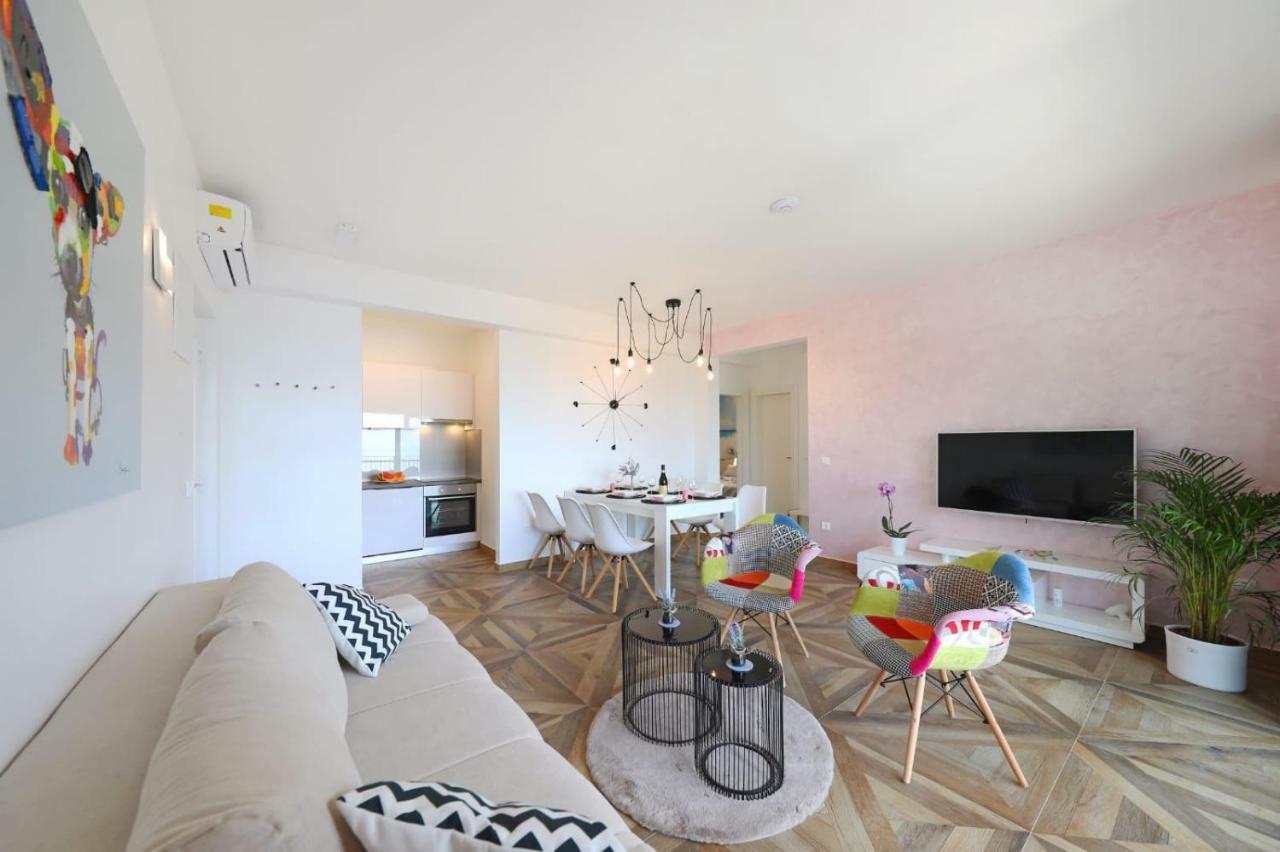 Redstone Luxury Apartment