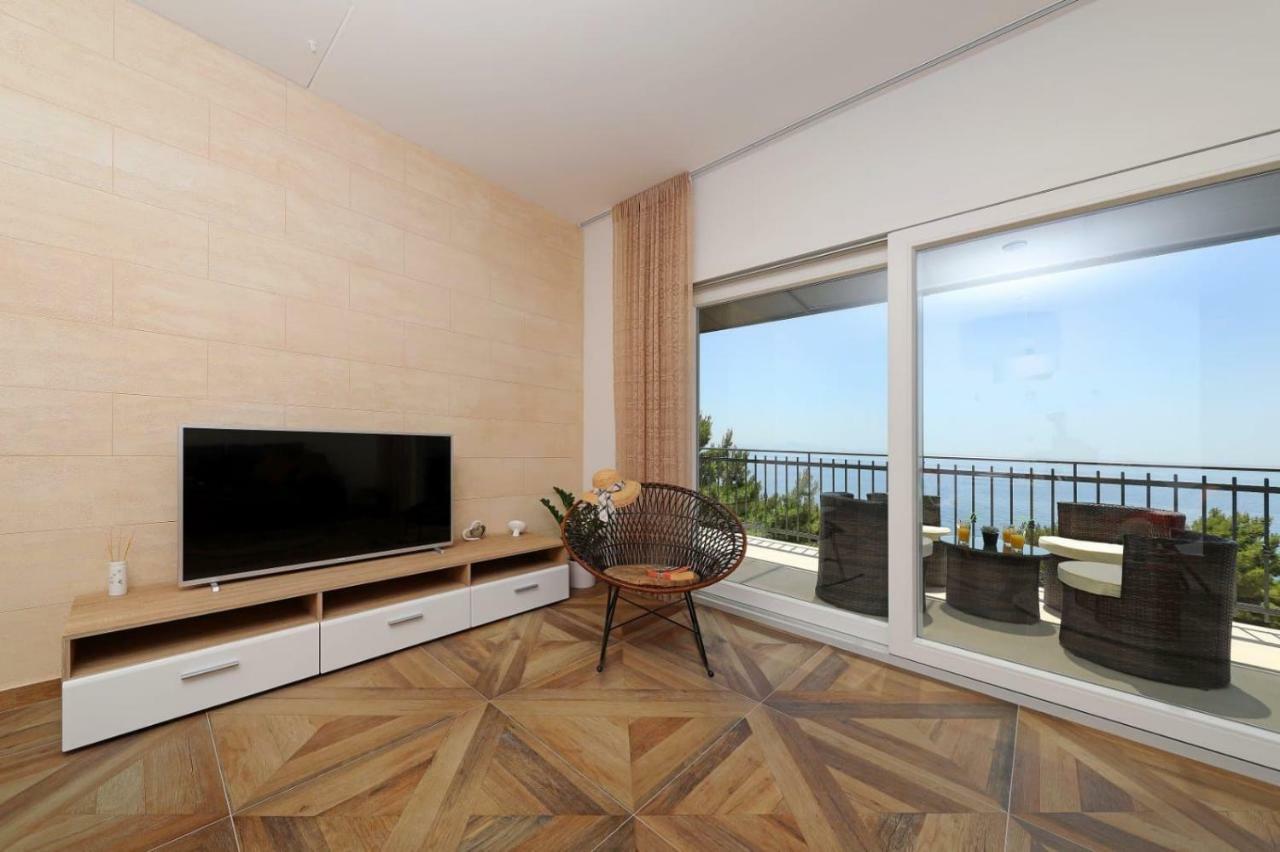 Redstone Luxury *
