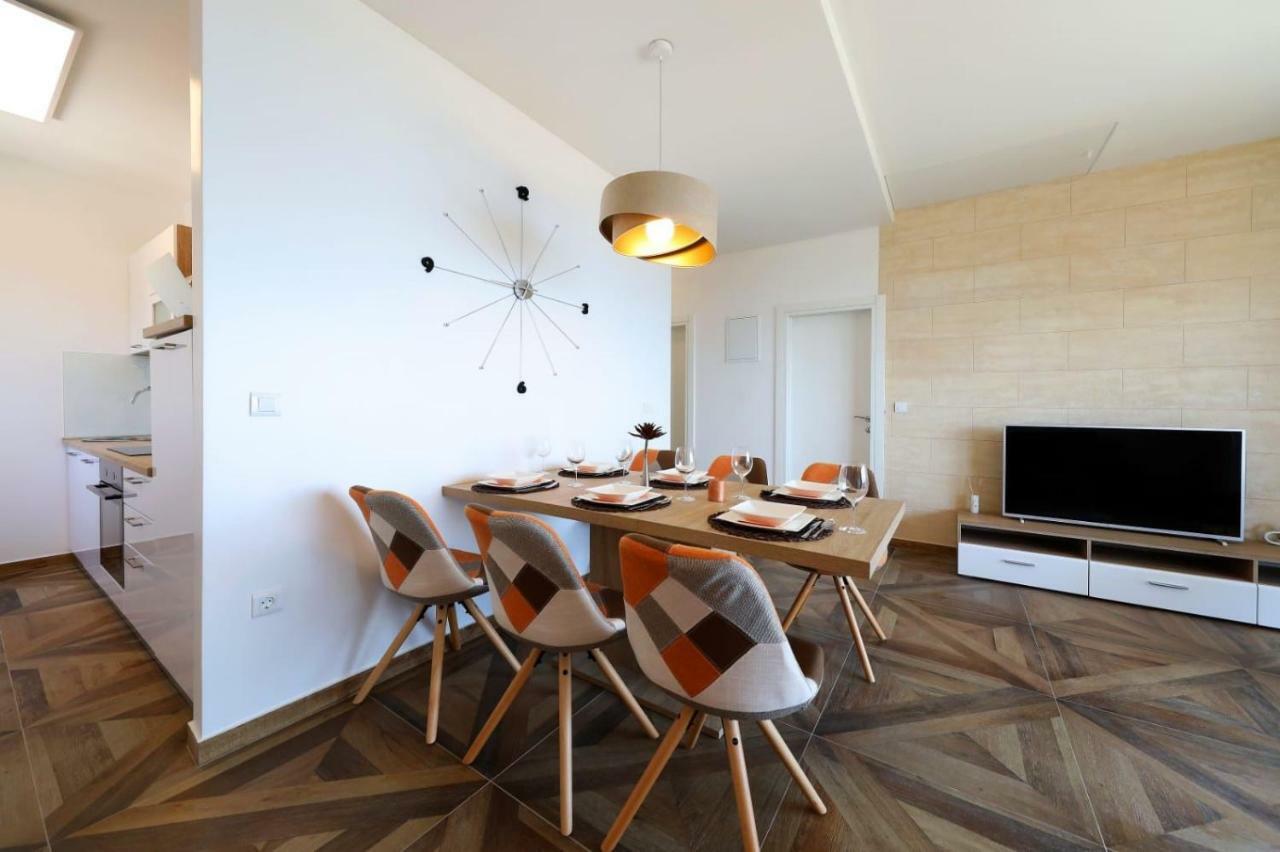 Redstone Luxury