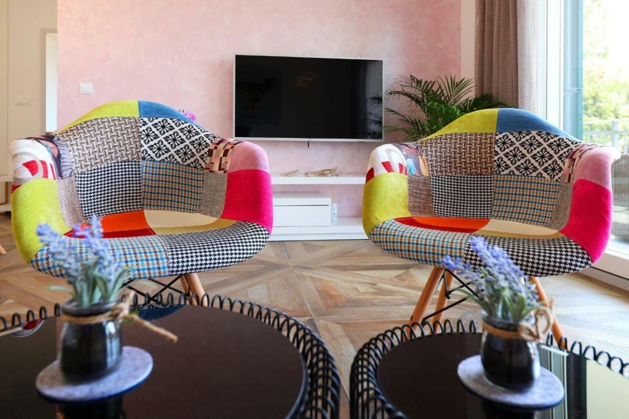 Redstone Luxury Apartment *