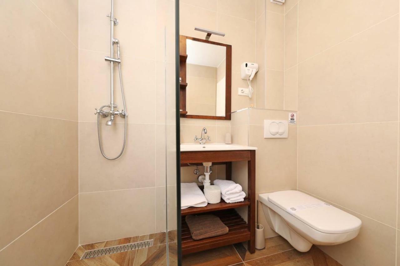 Redstone Luxury Apartment